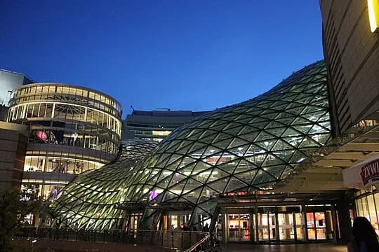 Jak dojść z dworca centralnego do złotych tarasów - prosta trasa krok po kroku