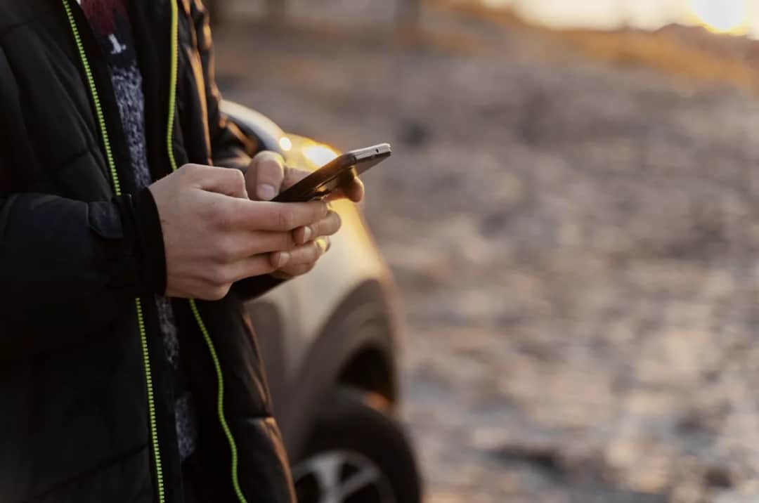 Dlaczego podróżnicy coraz częściej wybierają platformy rozrywkowe online?