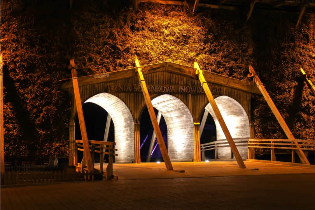 Jak dojechać z dworca PKP Inowrocław do sanatorium Kujawiak bez stresu