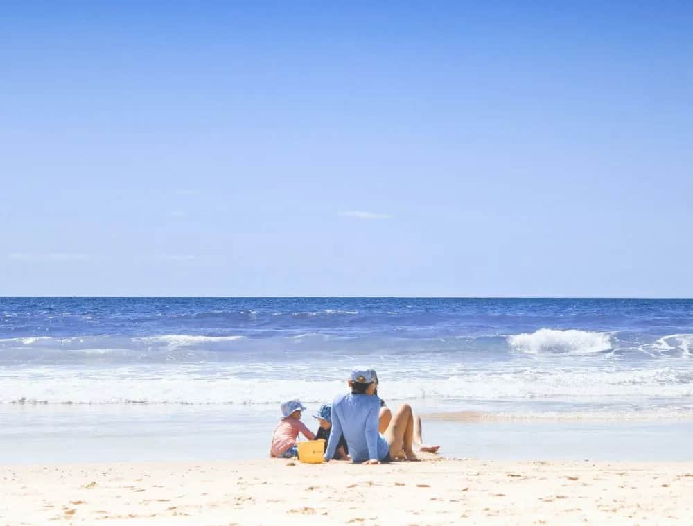 Gdzie polecieć w lutym? Odkryj ciepłe miejsca na wymarzone wakacje