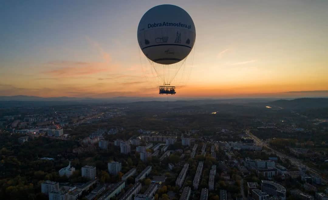 Ile kosztuje lot balonem w Krakowie? Sprawdź ceny i oferty