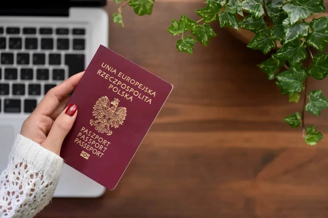 Ile kosztuje wyrobienie paszportu w Polsce? Zniżki i wyjątki, które warto znać