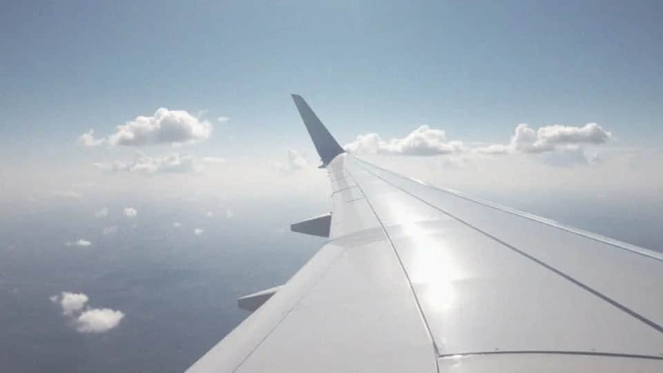 Ile trwa lot z Warszawy do Wrocławia? Sprawdź, co wpływa na czas lotu