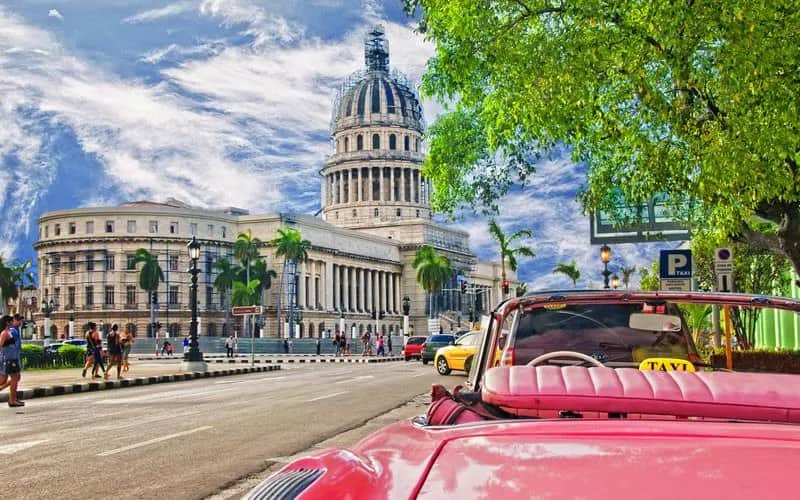 Kiedy jechać na Kubę? Uniknij huraganów i ciesz się słońcem