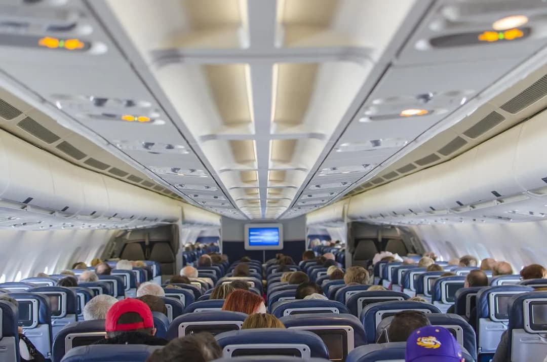 Ile jest miejsc w samolocie Ryanair? Zaskakujące fakty o pojemności