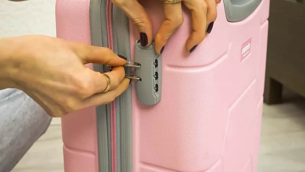 Jak odblokować walizkę - proste sposoby na rozwiązanie problemu