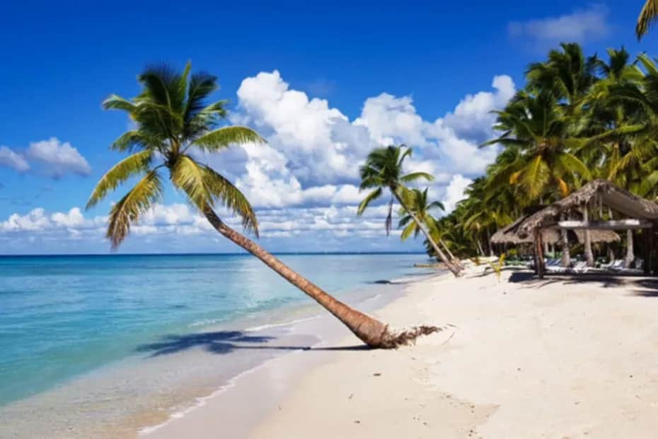 Gdzie polecieć w kwietniu? Oto najlepsze ciepłe destynacje na wiosnę