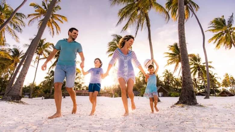 Gdzie tanio polecieć na sylwestra? Odkryj ciepłe kierunki bez wydawania fortuny