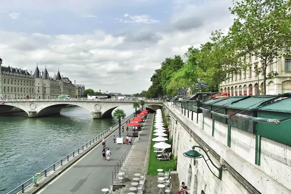 Czy w Paryżu jest bezpiecznie? Poznaj zagrożenia i bezpieczne miejsca