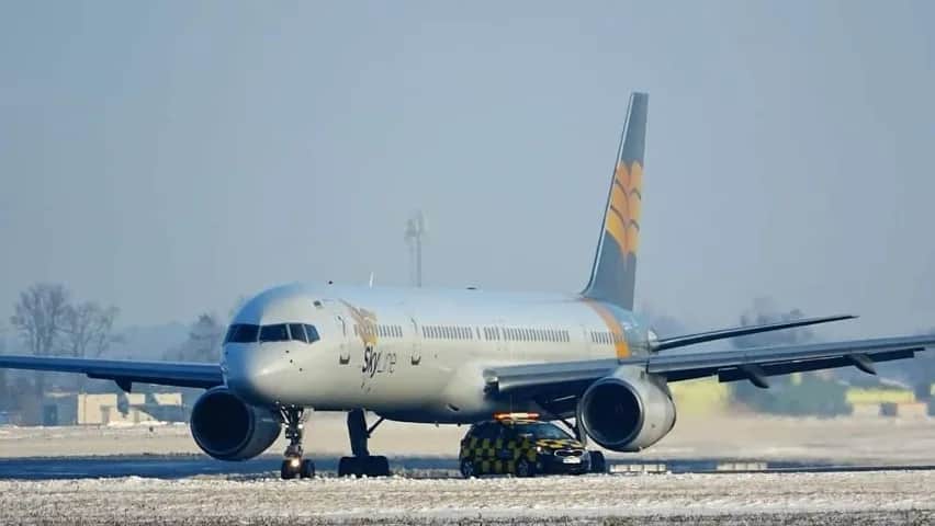 Gdzie można polecieć z Radomia? Odkryj tanie i wygodne połączenia