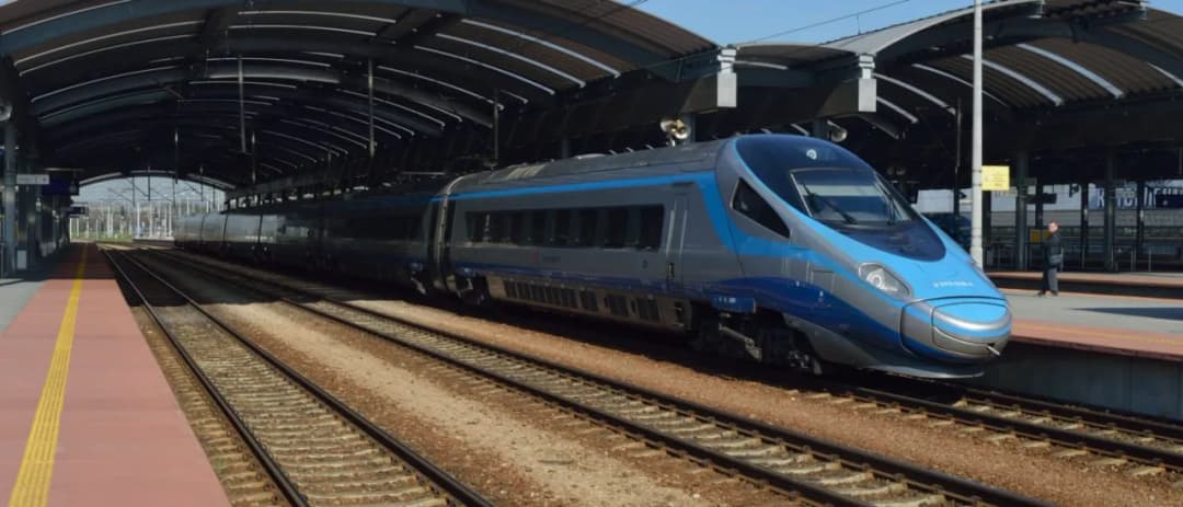 Z jaką prędkością jedzie intercity? Zaskakujące fakty o pociągach