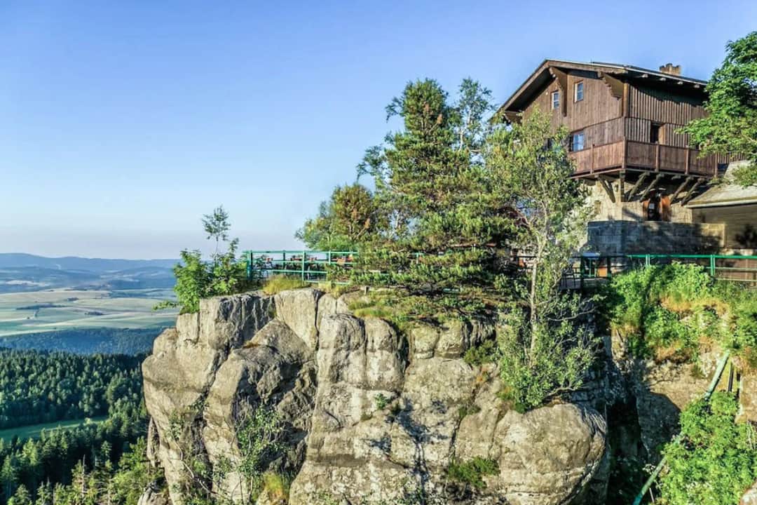 Szczeliniec atrakcje - odkryj najpiękniejsze miejsca w Górach Stołowych